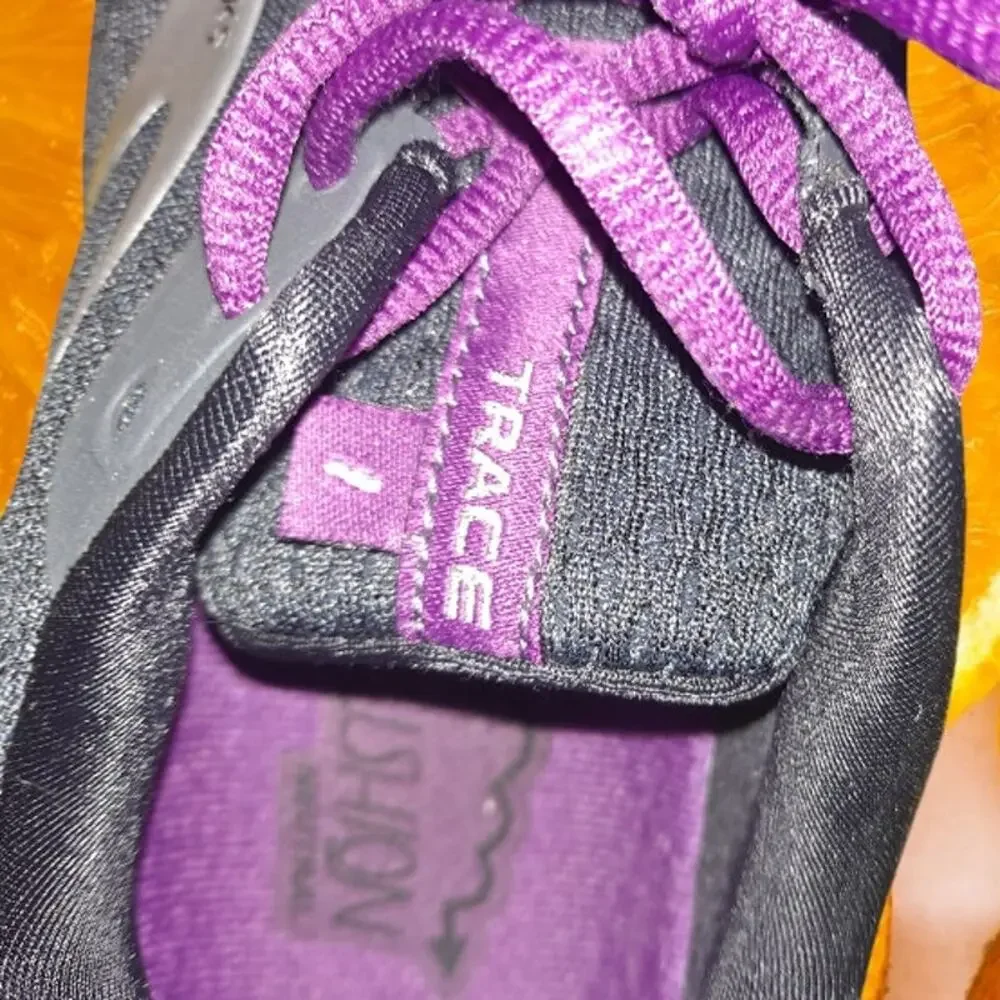 Brooks Trace 1 Running Shoes Sneaker Blue‎ and Purple Size 10